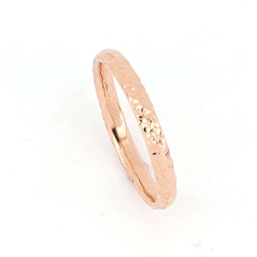 Fede matrimoniale comoda 2,5 mm MARTELLATA in oro Rosa 18kt Ref. MA25AFC1OR