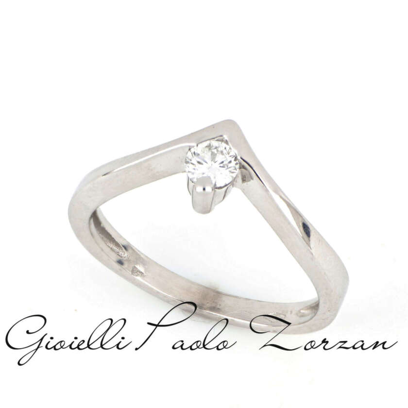 Anello di nostra creazione in oro bianco 18 kt e diamanti BLDM06 - immagine 2