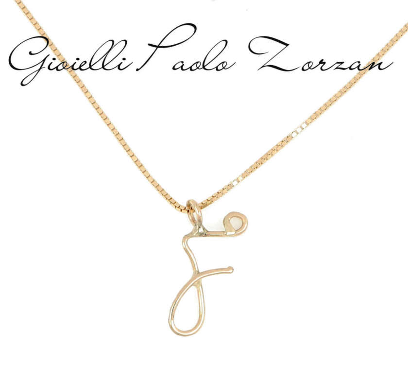 Collana con iniziale pendente F in oro giallo 18 kt SNAZ06
