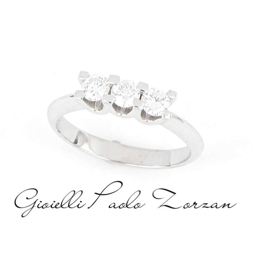 Anello Trilogy in Oro Bianco con Diamanti Naturali ct 0.90 ref. ANPZ4208G.090