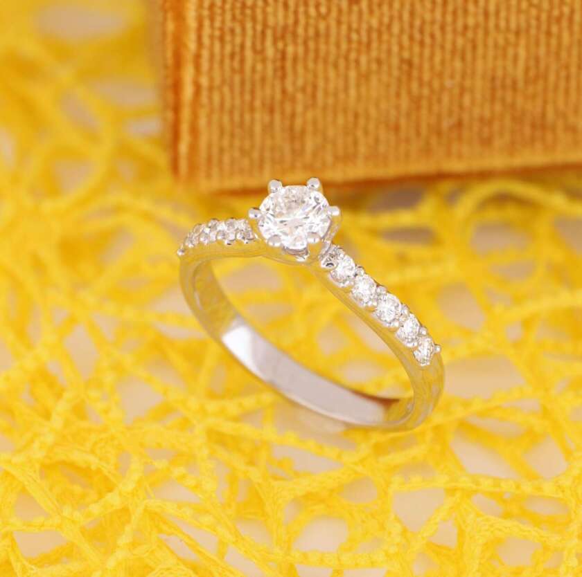 Anello solitario in oro bianco e diamanti naturali certificati GIA  ANPZ2549 - immagine 7