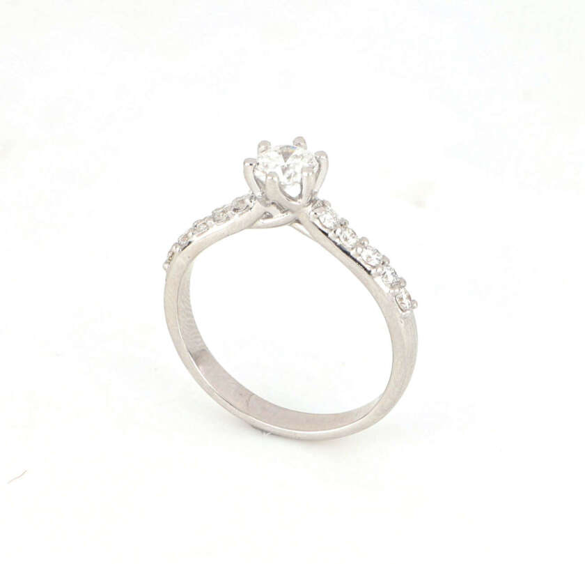 Anello solitario in oro bianco e diamanti naturali certificati GIA  ANPZ2549 - immagine 3