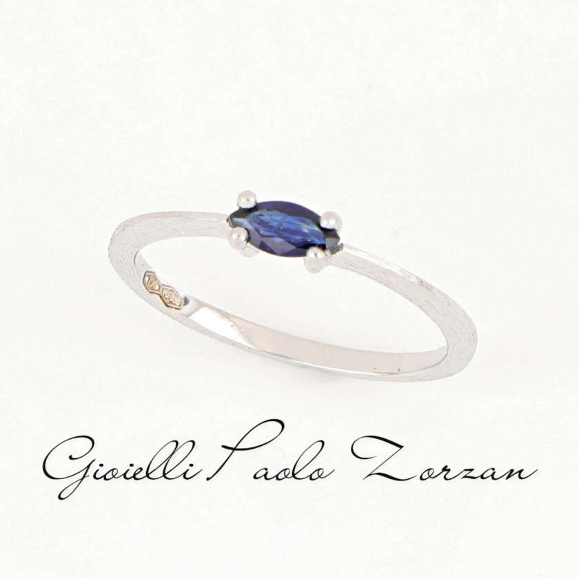 Anello in Oro Bianco con Zaffiro Naturale Taglio Marquise ref. ANPZ193Z
